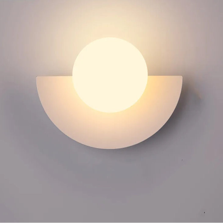 Kinkiet LED o półokrągłym kształcie