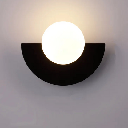 Kinkiet LED o półokrągłym kształcie