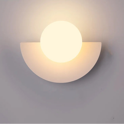 Kinkiet LED o półokrągłym kształcie